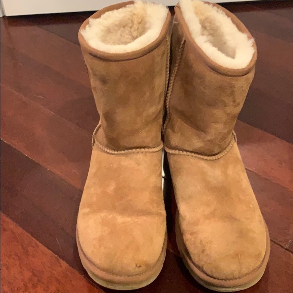 Women’s UGG classic boots